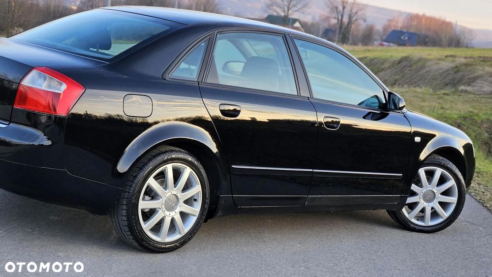 Audi A4 Limousine - 16