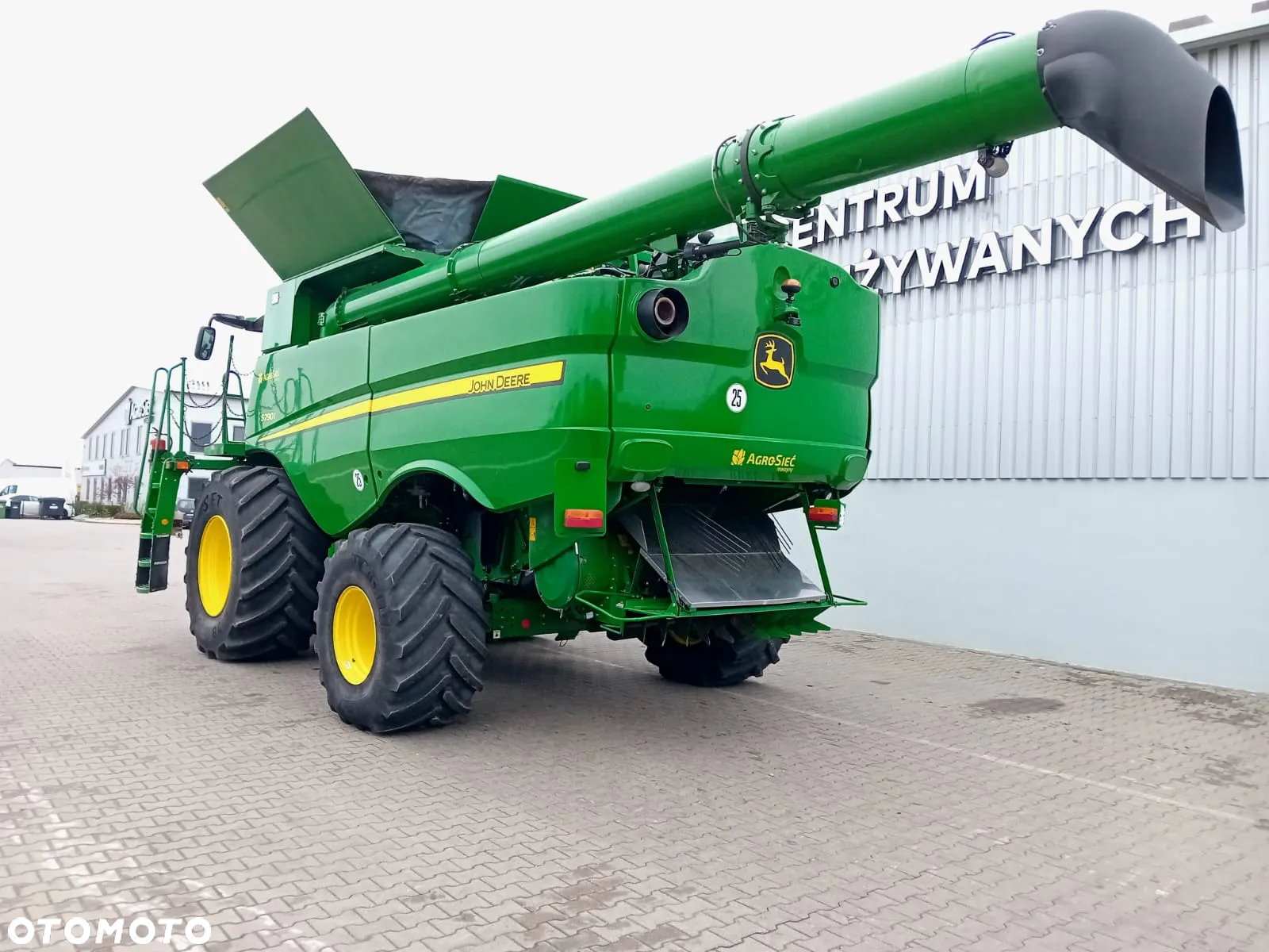 John Deere S790 - 12