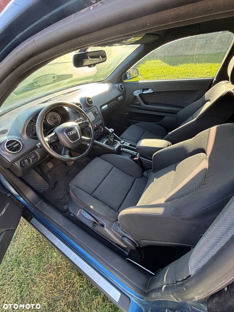 Audi A3 3-drzwiowe 2.0 FSI Ambiente - 9