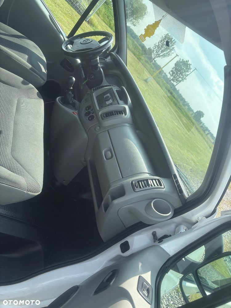 Opel Vivaro - 13