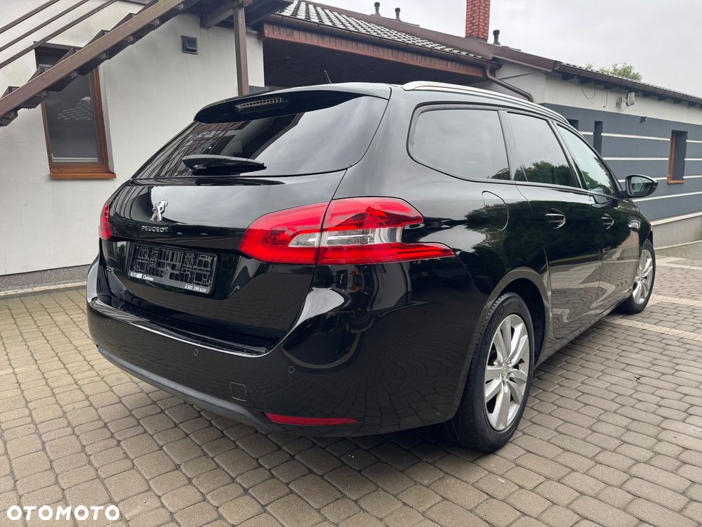Peugeot 308 2017 photo 2
