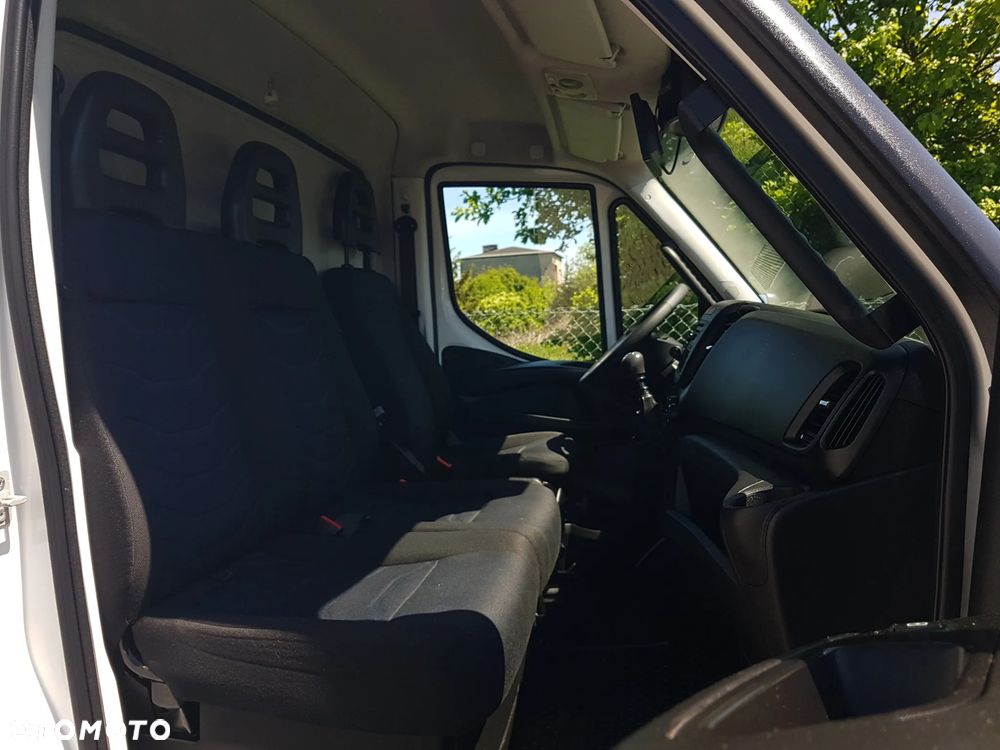 Iveco 70C18 KONTENER ROLETY BOK DO TRANSPORTU WODY 3,23x2,21x1,86 KLIMA DMC 7000KG RAMA PODWOZIE - 8
