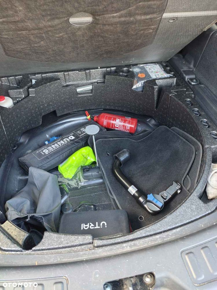 Land Rover Discovery Sport D180 SE - 28