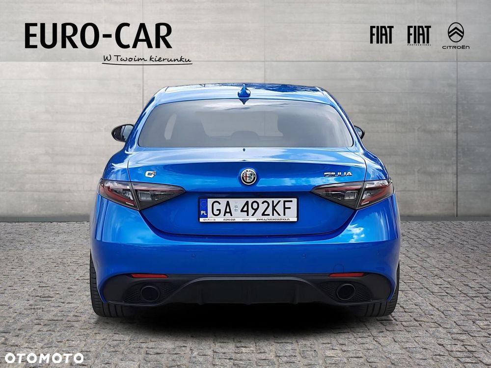Alfa Romeo Giulia - 4