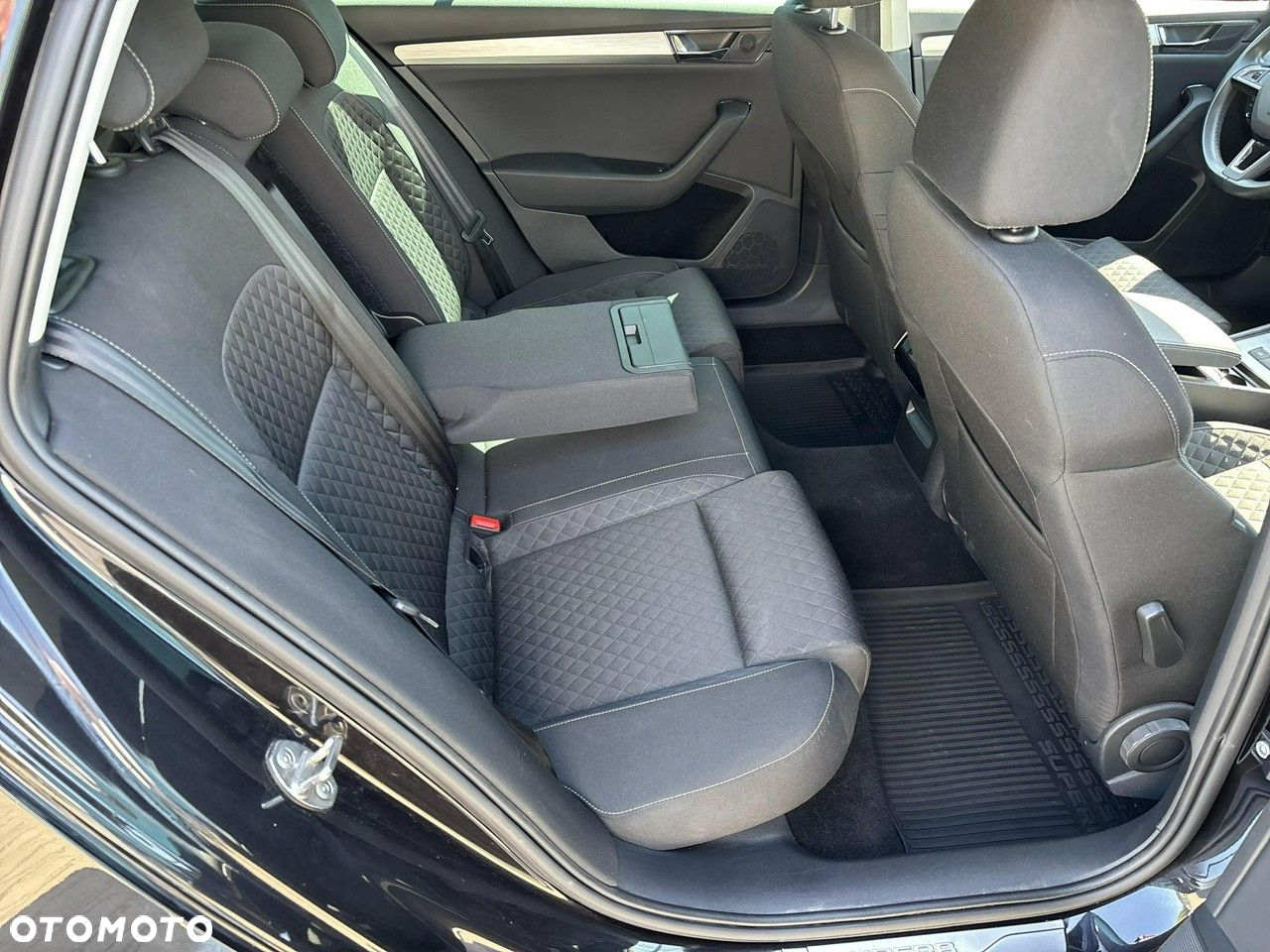 Skoda Superb 2.0 TDI Ambition DSG - 16