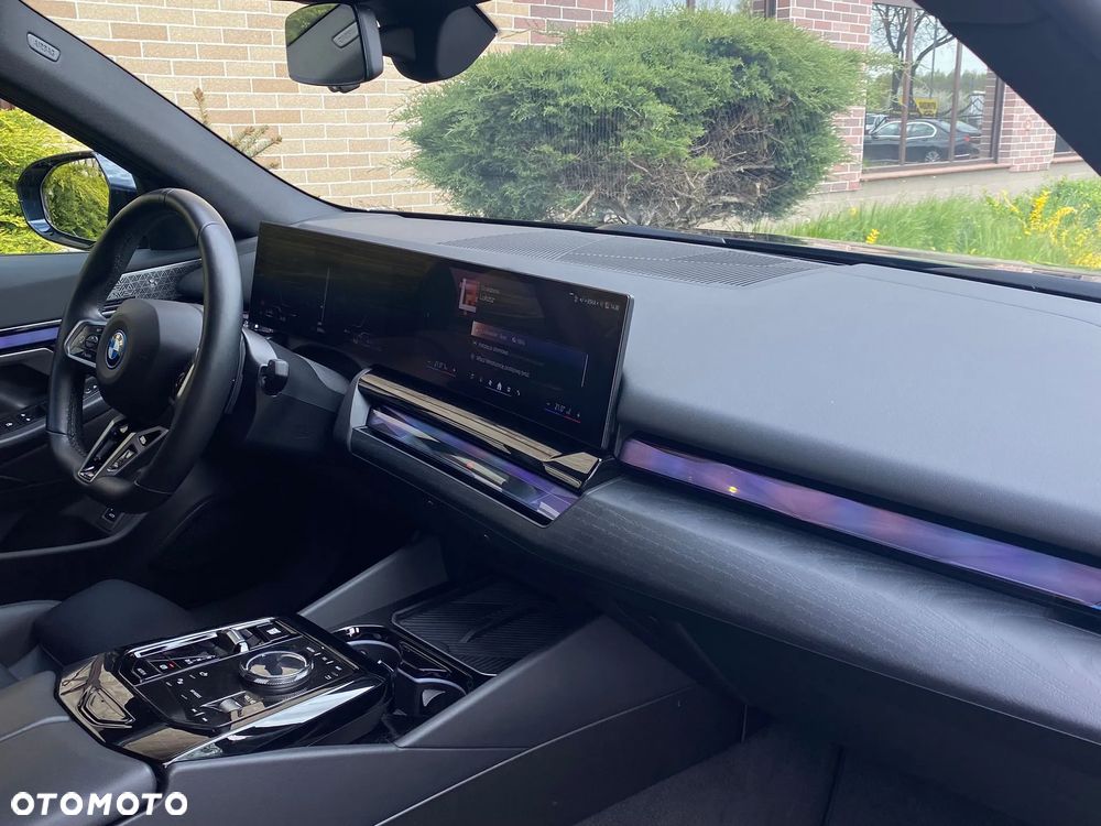 BMW Seria 5 550e xDrive PHEV M Sport - 11