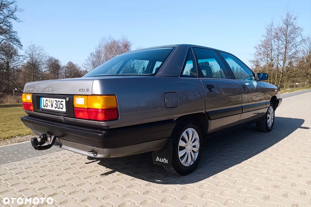 Audi 100 2.0 E - 13