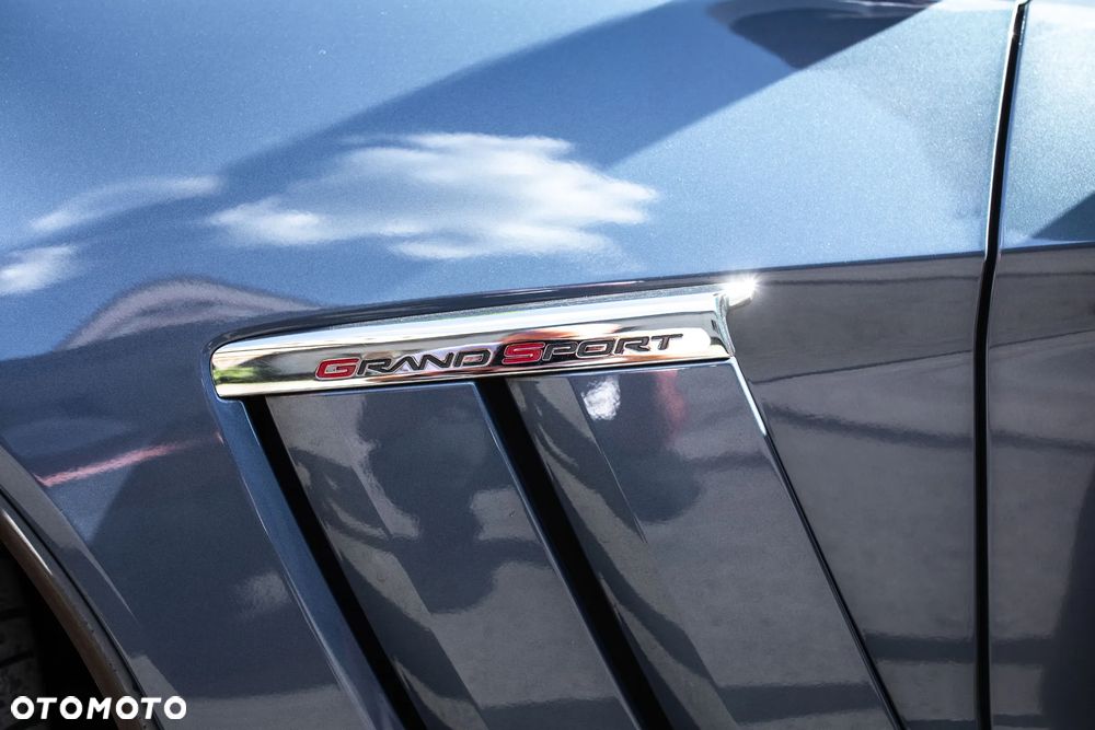 Chevrolet Corvette - 26