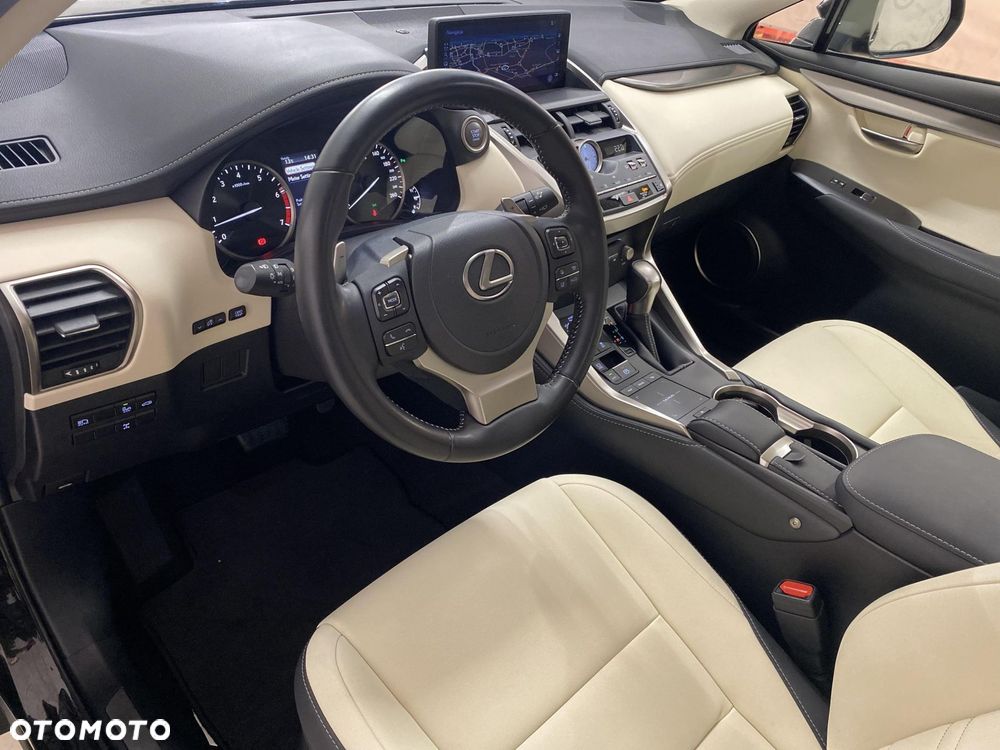 Lexus NX 300 F Impression AWD - 3
