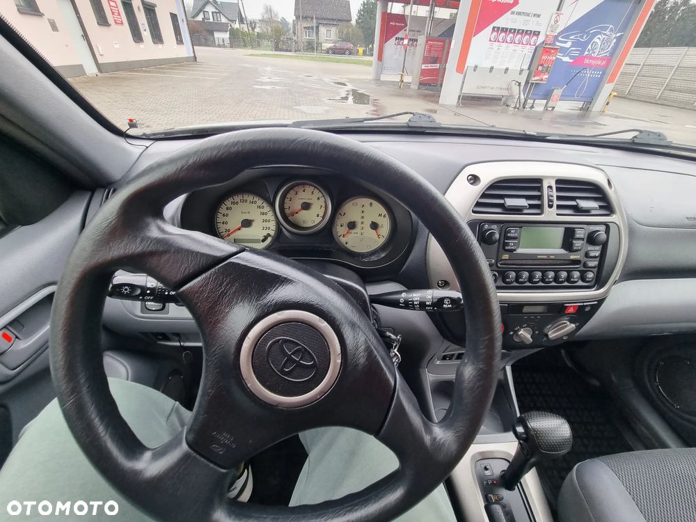 Toyota RAV4 2.0 VVT-i 4x4 - 28