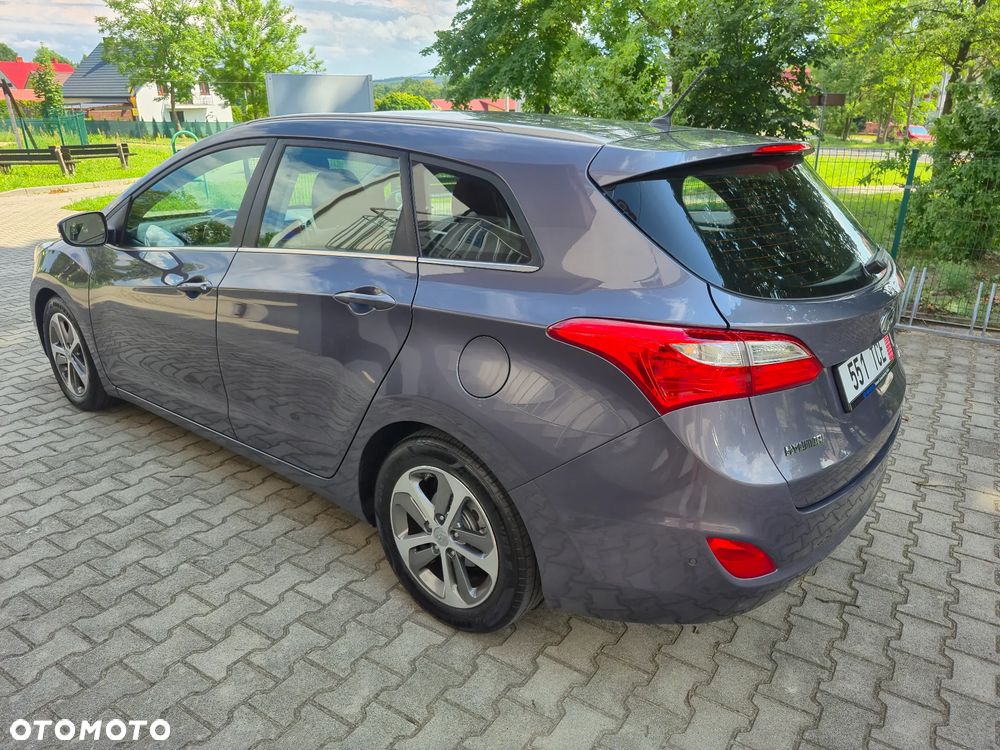 Hyundai i30 blue Kombi 1.6 GDi Trend - 4