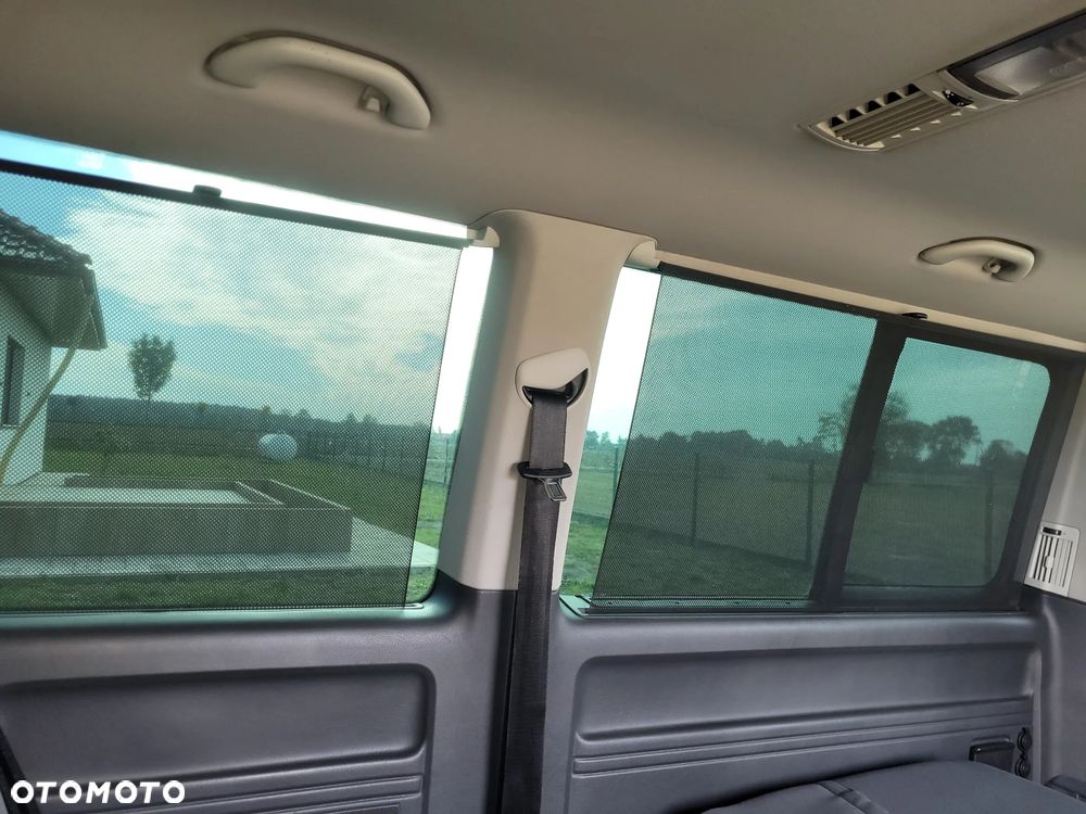 Volkswagen Caravelle - 17