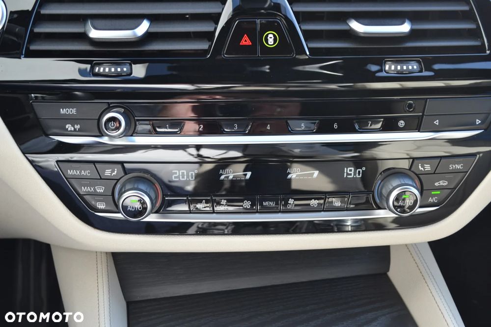 BMW Seria 5 530d xDrive mHEV M Sport sport - 19