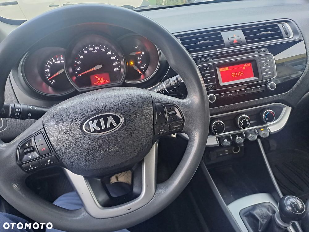 Kia Rio - 13