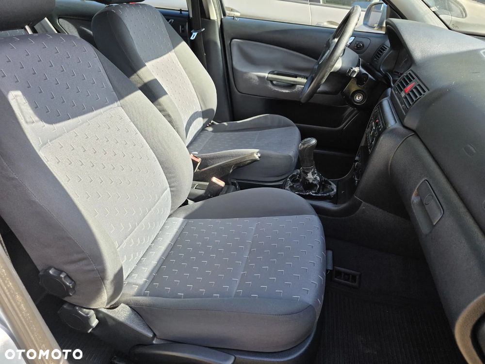 Skoda Octavia 1.6 Tour Ice - 18