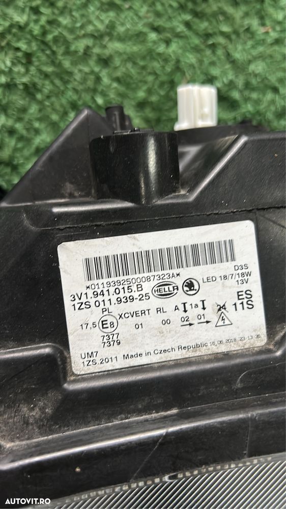 Far stanga skoda superb 3 bixenon - 4