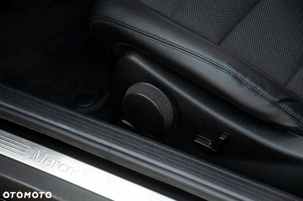 Mercedes-Benz Klasa C 180 BlueEFFICIENCY - 40