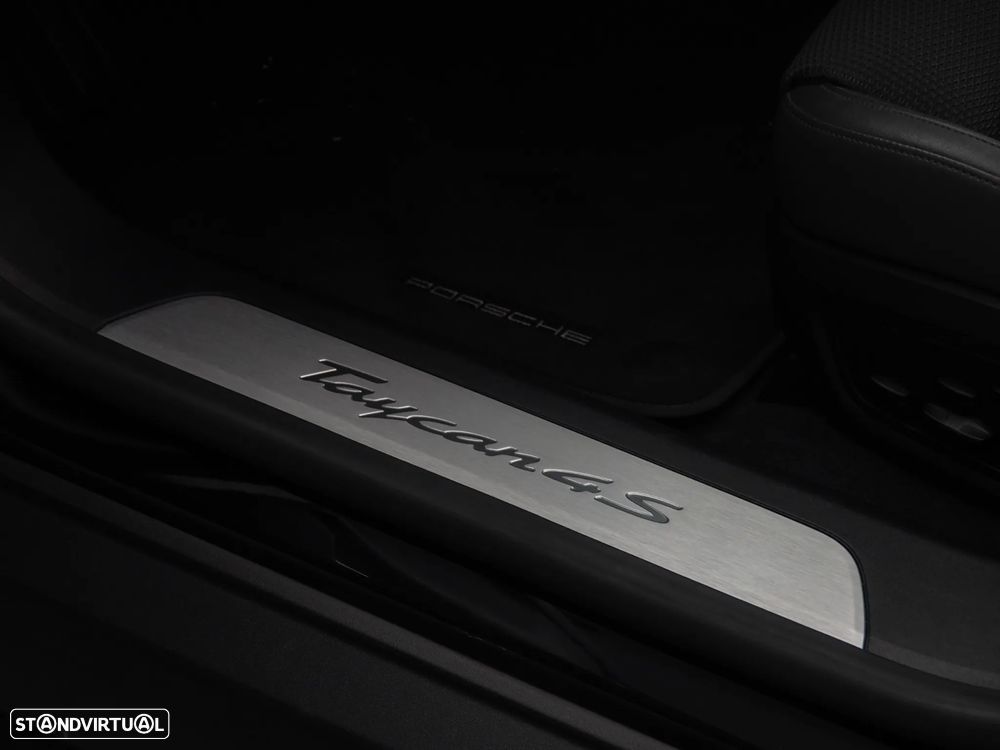 Porsche Taycan 4S - 18