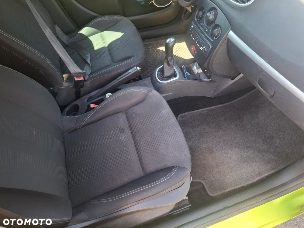 Renault Clio - 8
