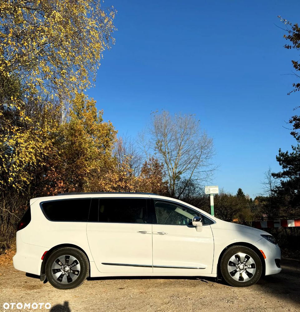 Chrysler Pacifica - 14