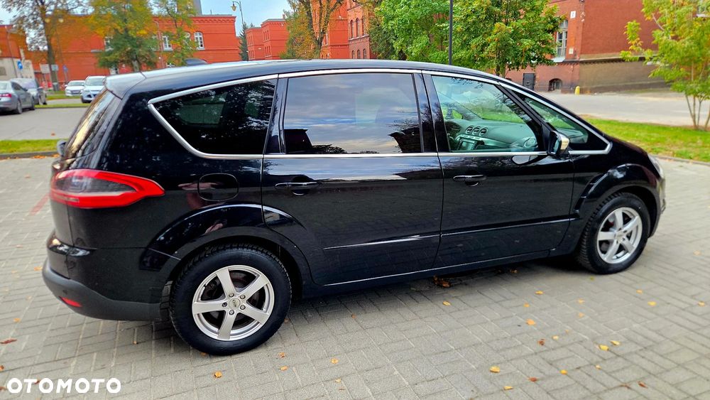 Ford S-Max - 11