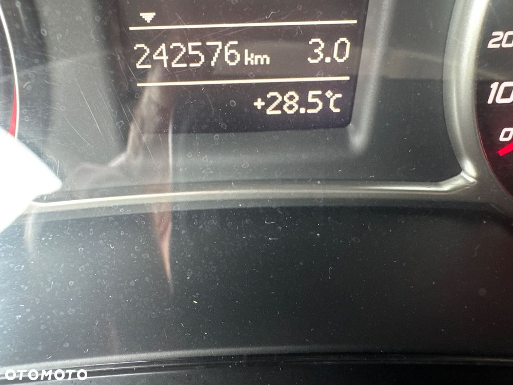 Audi A1 3-drzwiowe 1.6 TDI S line edition - 19