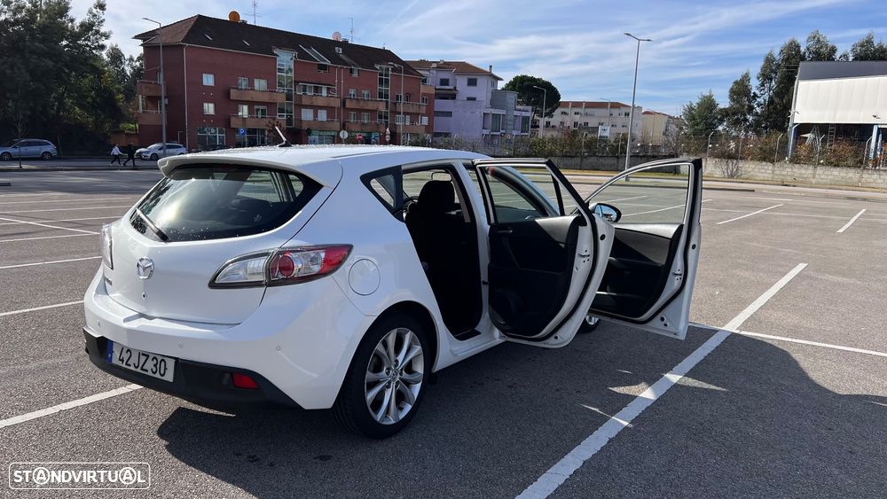 Mazda 3 Hatchback MZ-CD 1.6 Exclusive - 4