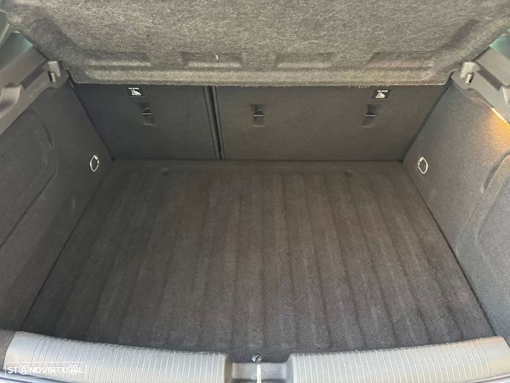 Opel Astra 1.2 T GS Line - 33