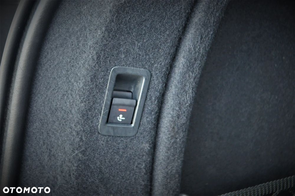 Audi A4 Avant 2.0 TFSI ultra S tronic design - 30