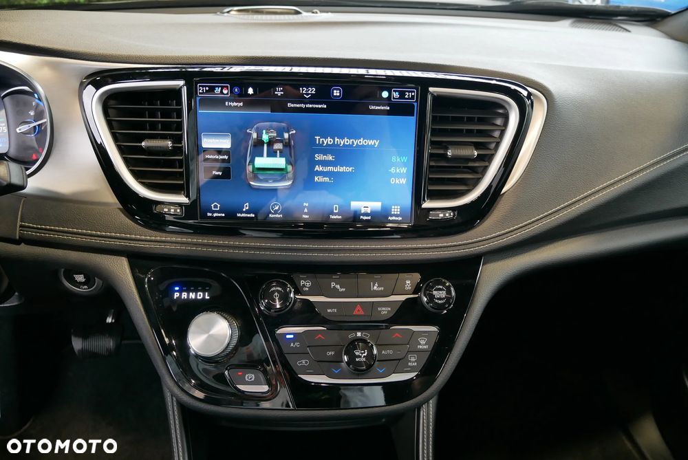 Chrysler Pacifica - 24