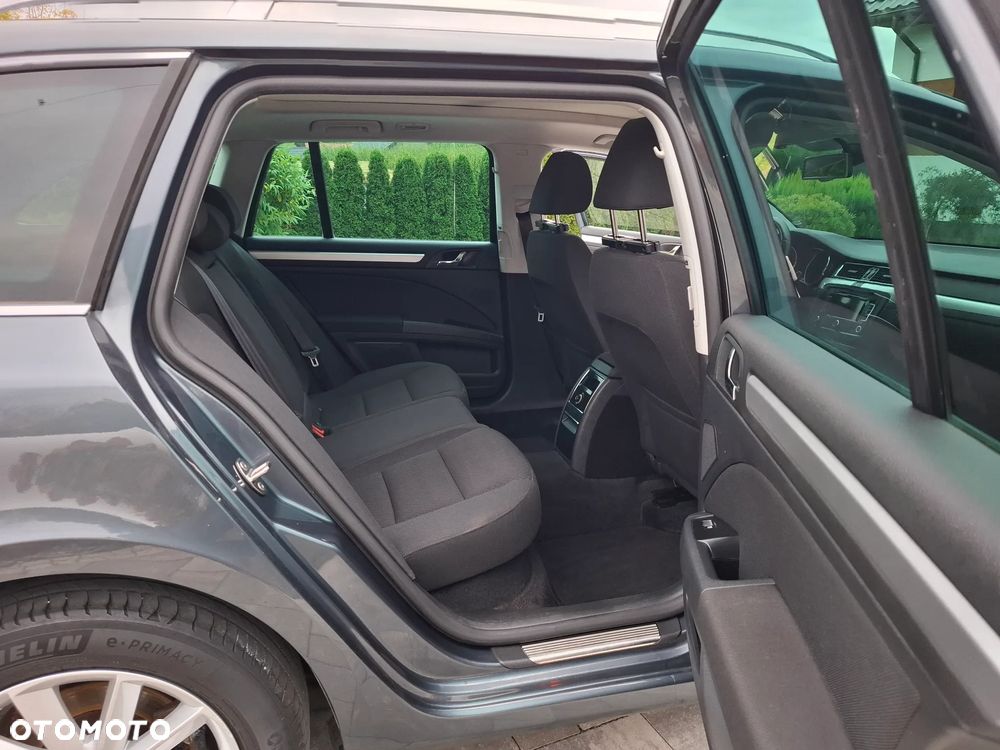 Skoda Superb 1.6 TDI GreenLine - 23