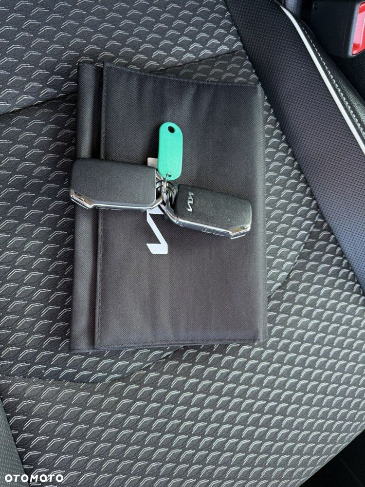 Kia Ceed SW 1.0 T-GDI DCT7 (48V M-H) Ultimate Edition - 34