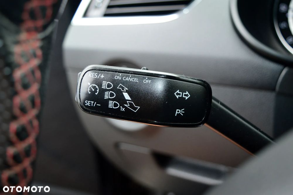 Skoda Octavia 2.0 TDI DSG RS - 31