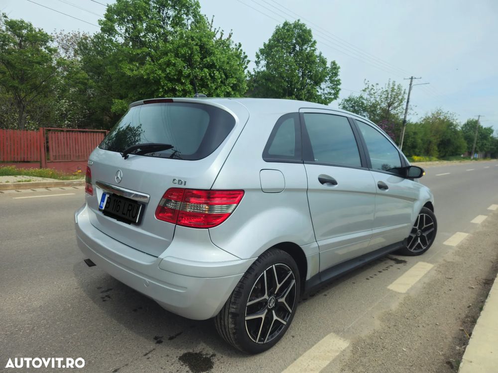 Mercedes-Benz B 180 CDI Autotronic - 12