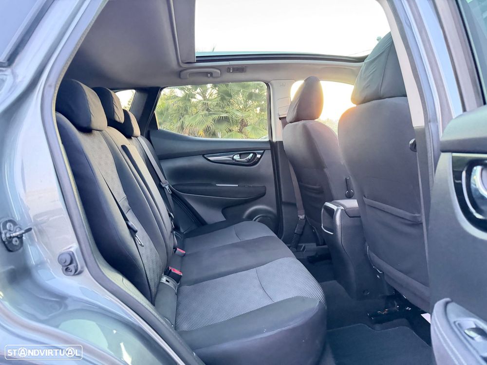 Nissan Qashqai 1.5 dCi N-Connecta - 33