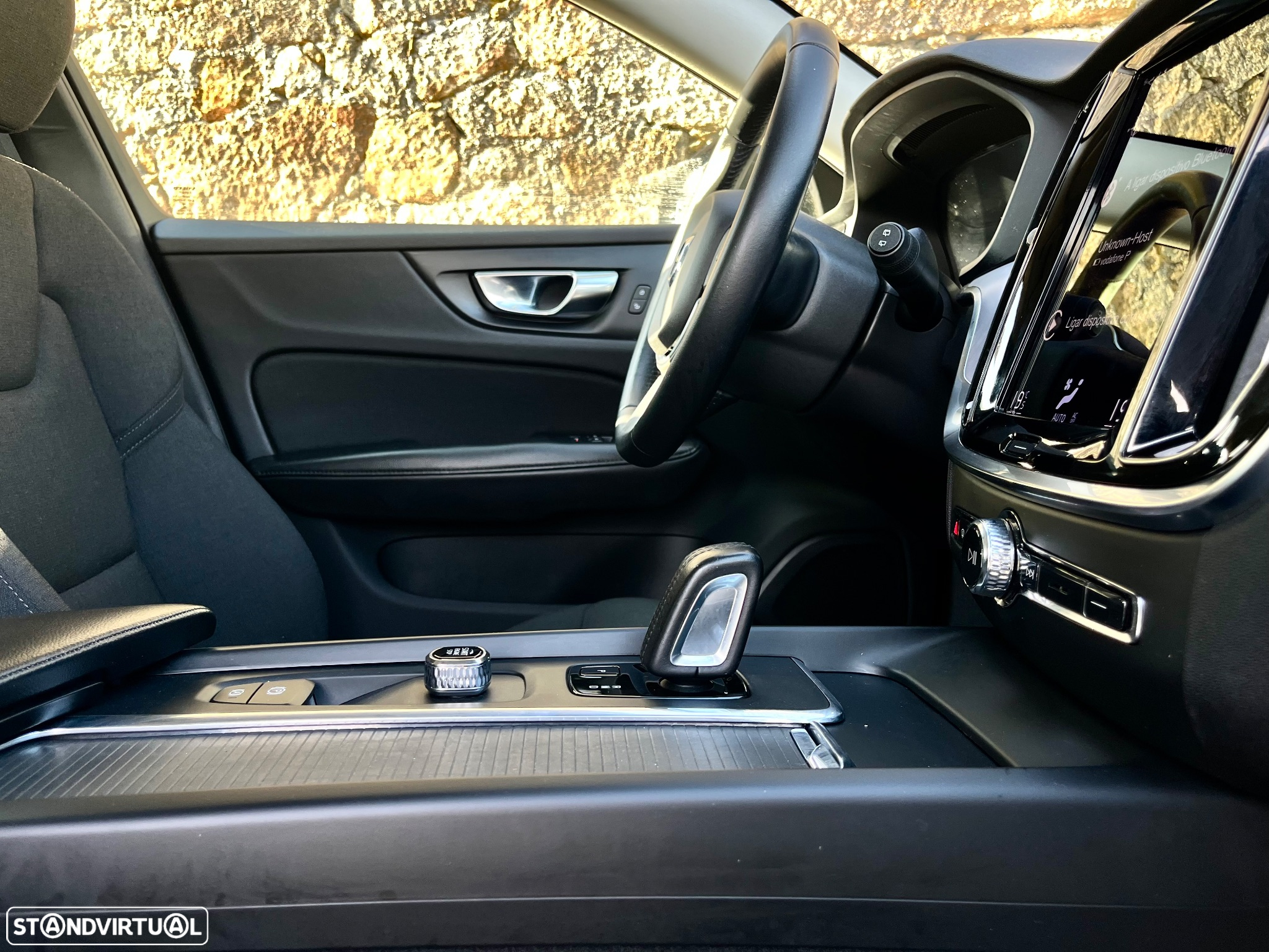 Volvo V60 2.0 B4 Momentum Geartronic - 37