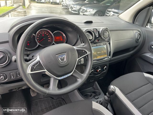 Dacia Lodgy 1.5 Blue dCi Stepway 7L - 12