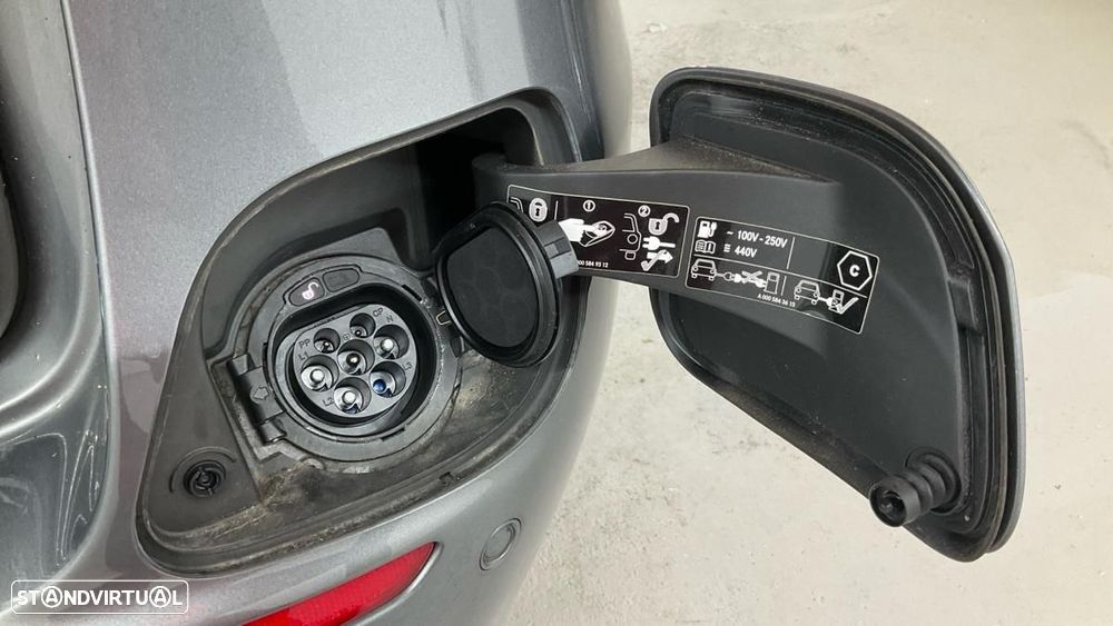 Mercedes-Benz E 300 de 4Matic 9G-TRONIC AMG Line - 5