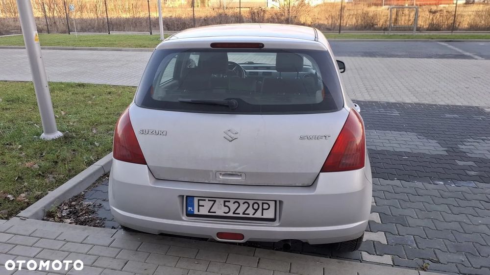 Suzuki Swift - 12