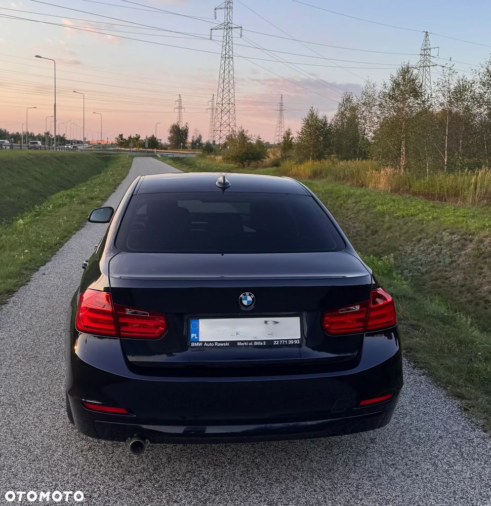 BMW Seria 3 318d - 10