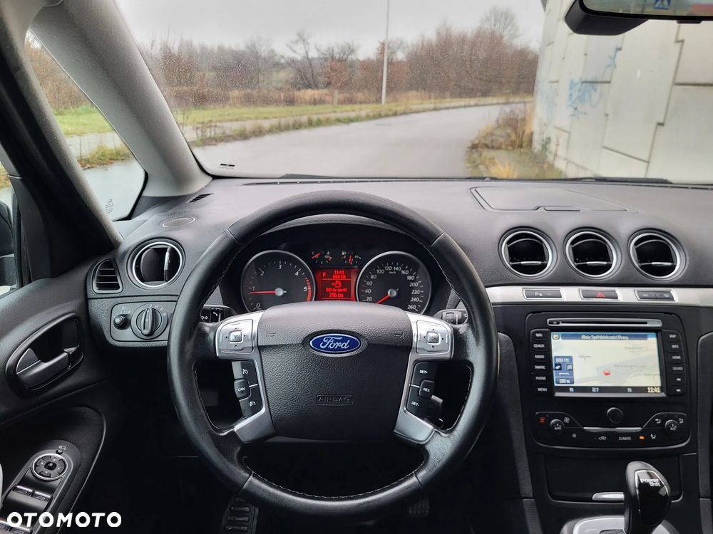 Ford S-Max - 11