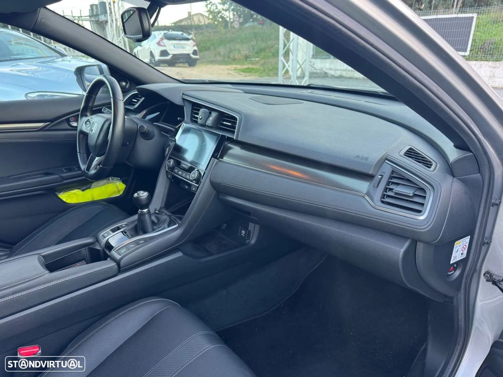 Honda Civic 1.0 i-VTEC Executive Premium - 26