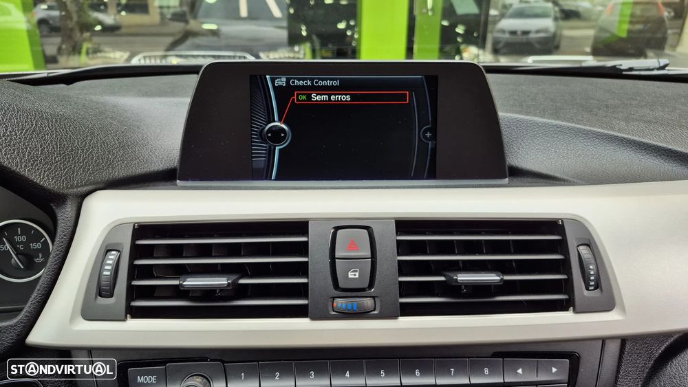 BMW 320 d Sport-Aut. Efficient Dynamics Edition - 12