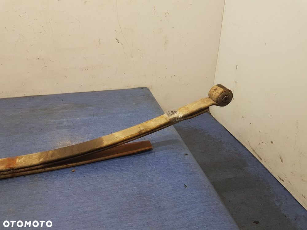 MERCEDES-BENZ 207 D RESOR - 7