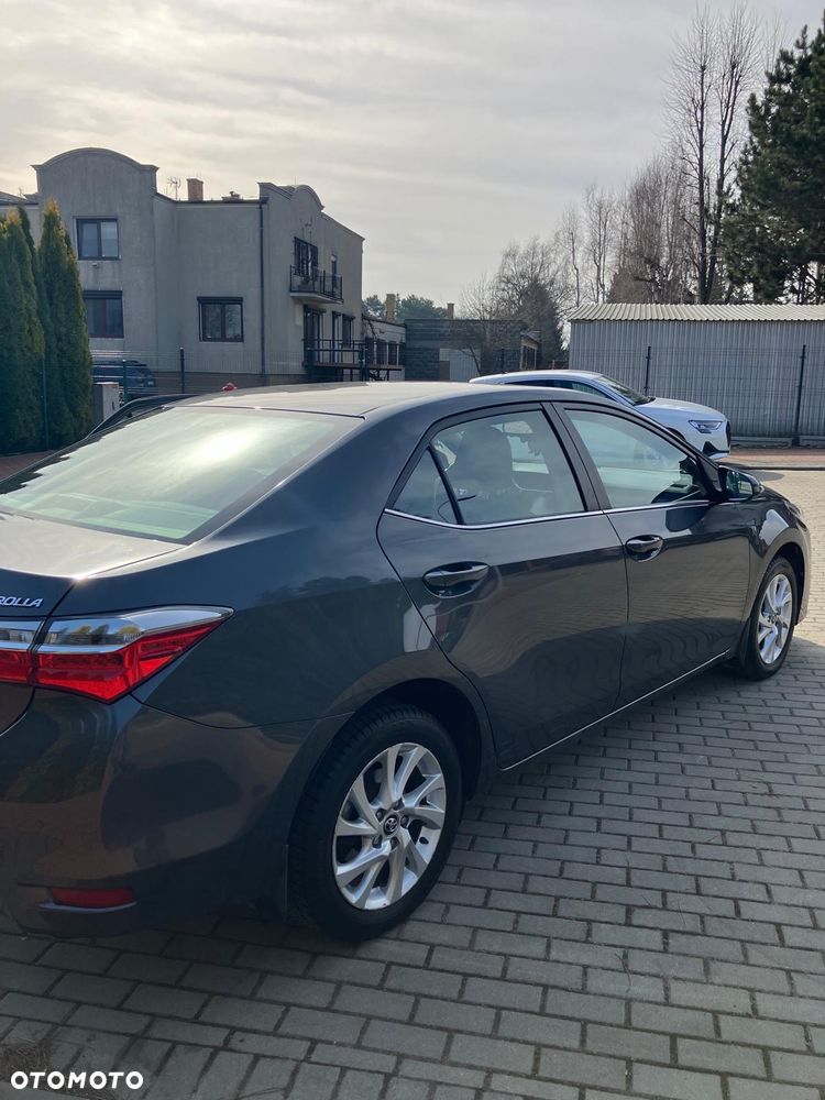 Toyota Corolla 1.6 Classic Plus - 5