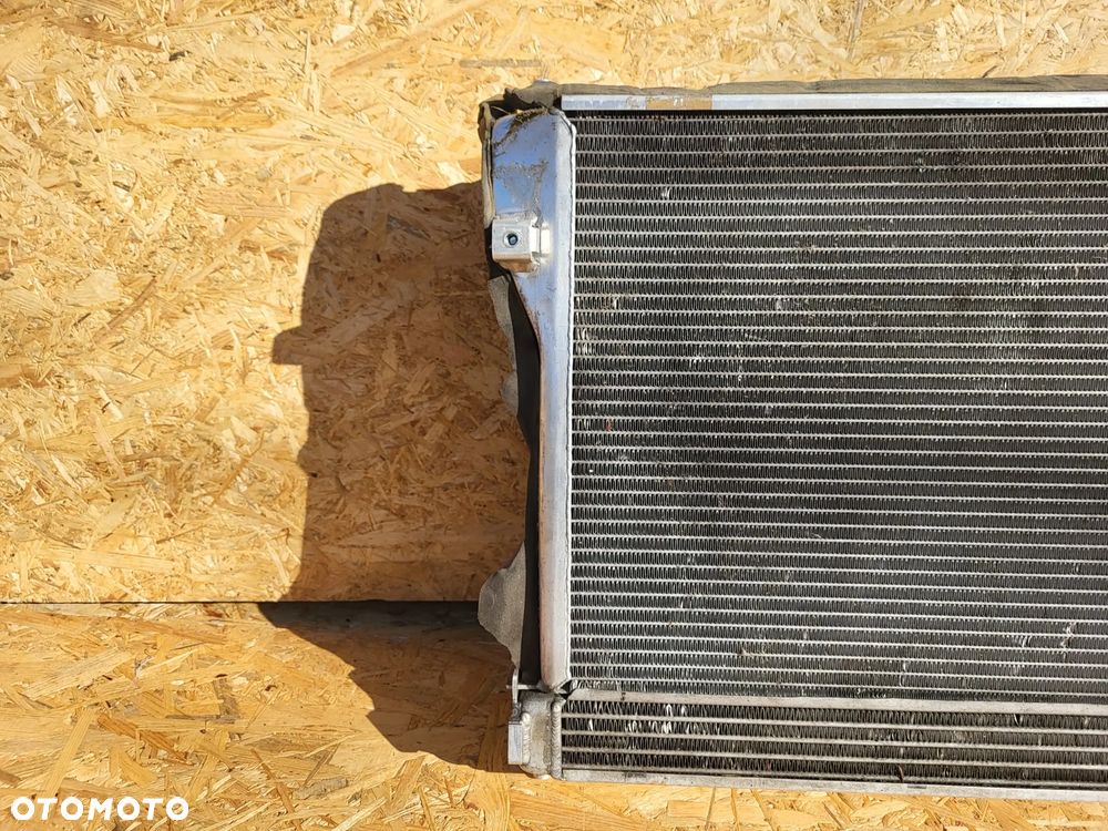 ASTON MARTIN VANTAGE 4.7 III 2011 CHŁODNICA - 2