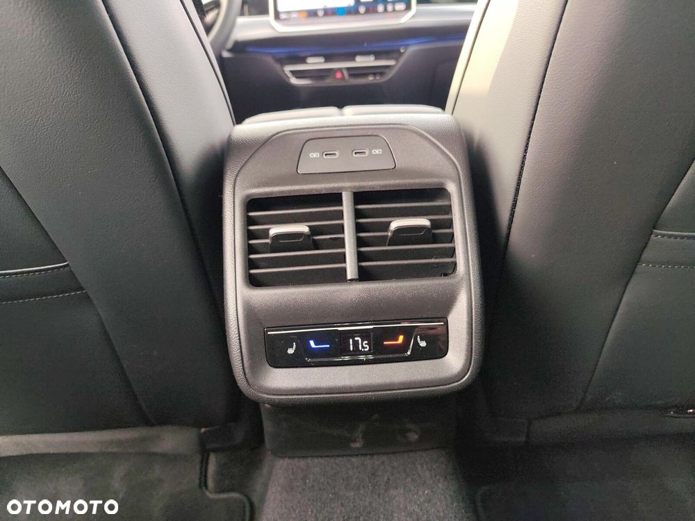 Volkswagen Passat - 29