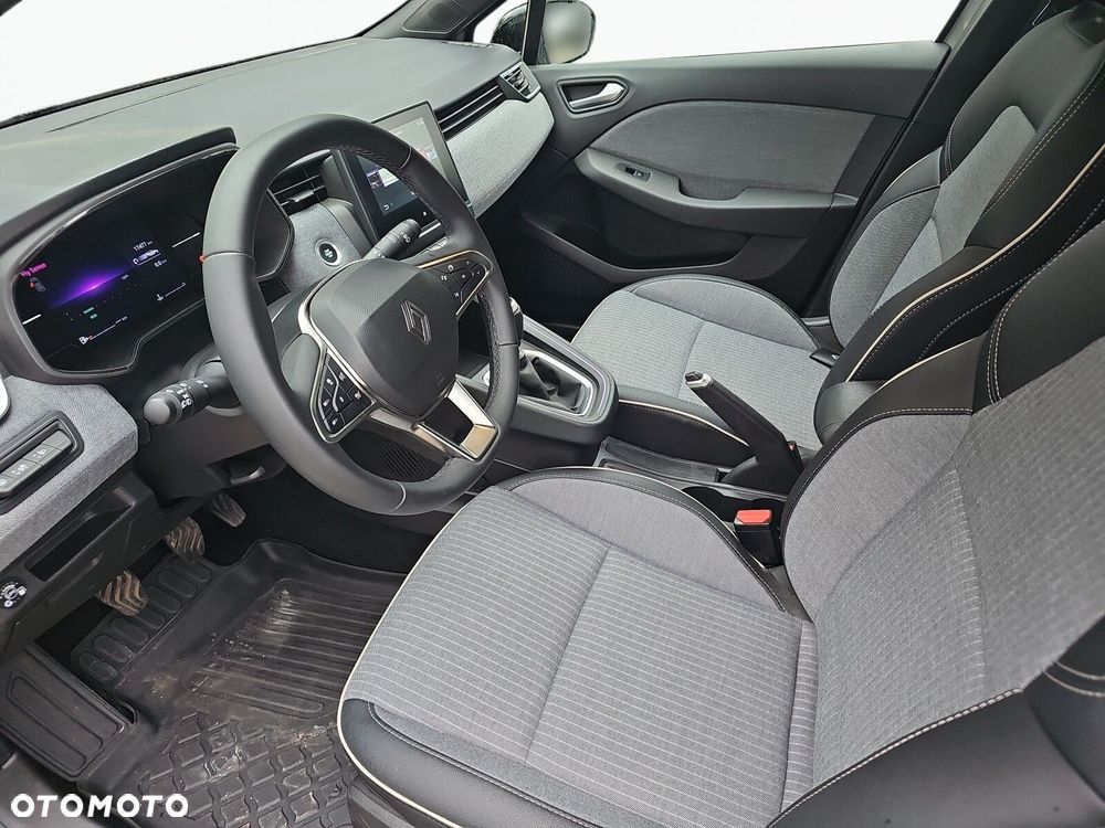 Renault Clio - 10