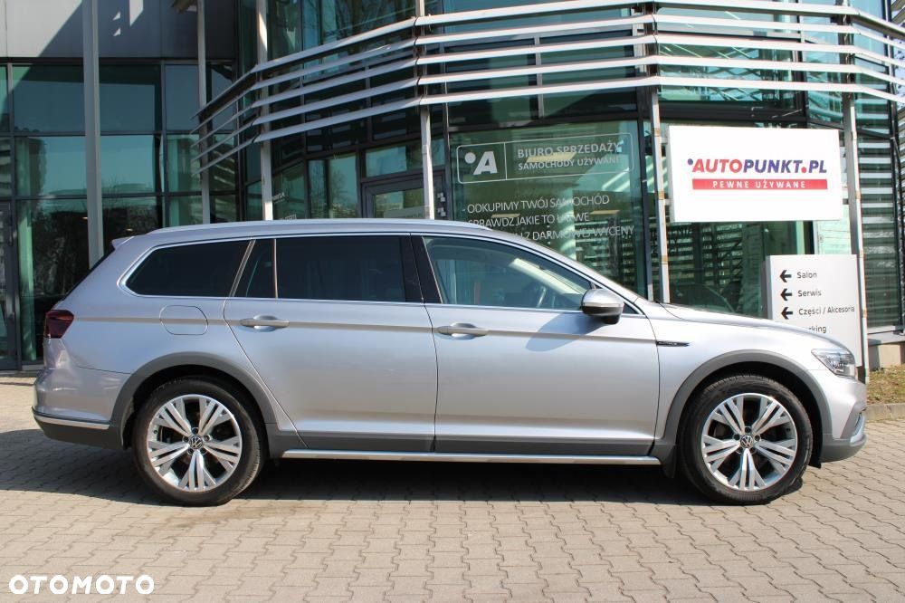 Volkswagen Passat - 4