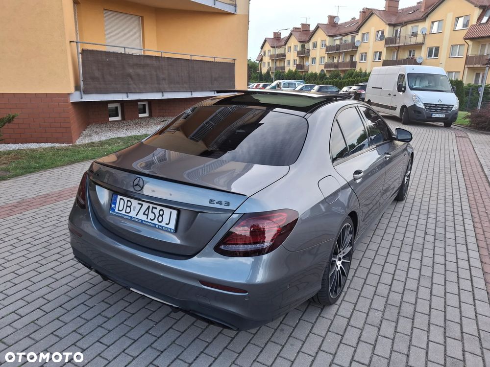 Mercedes-Benz Klasa E - 15